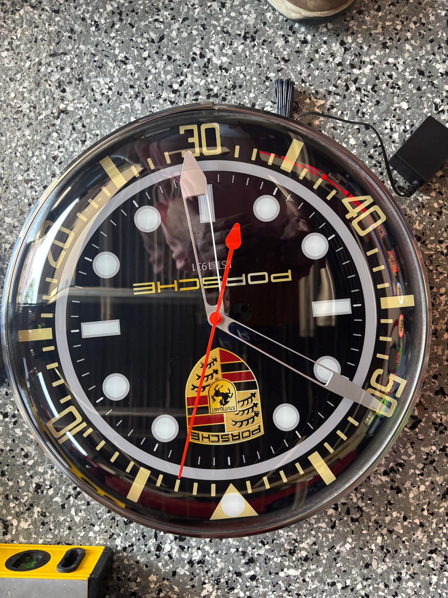 Repro Custom Made Porsche Crest electric clock 2 Styles 15 inch