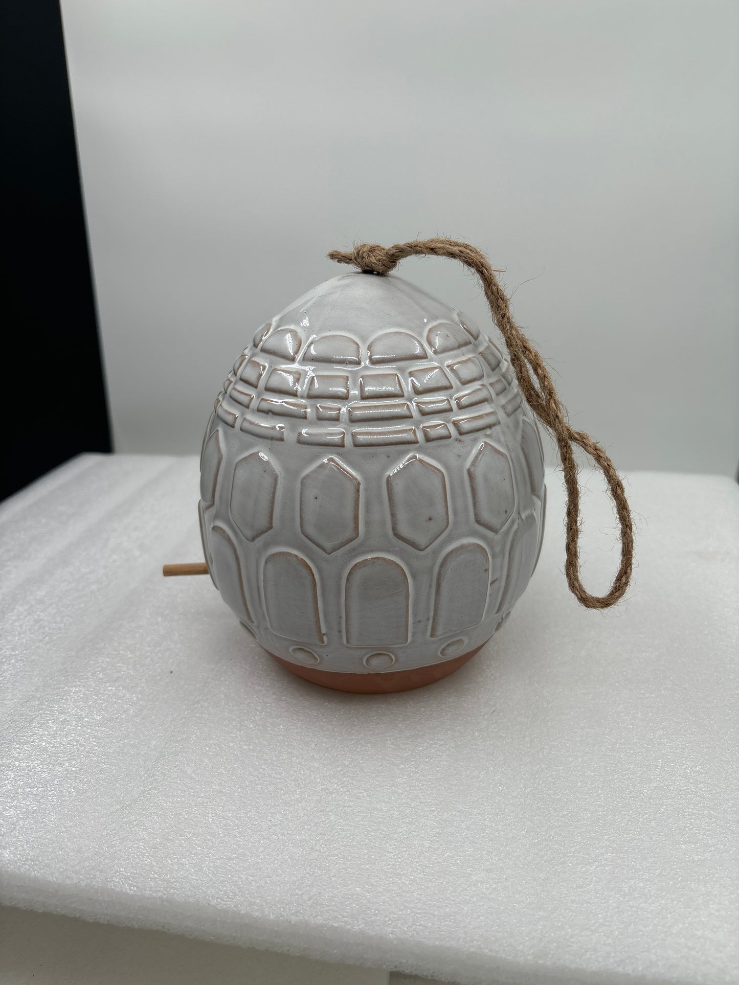 Wonderful, ceramic birdhouse