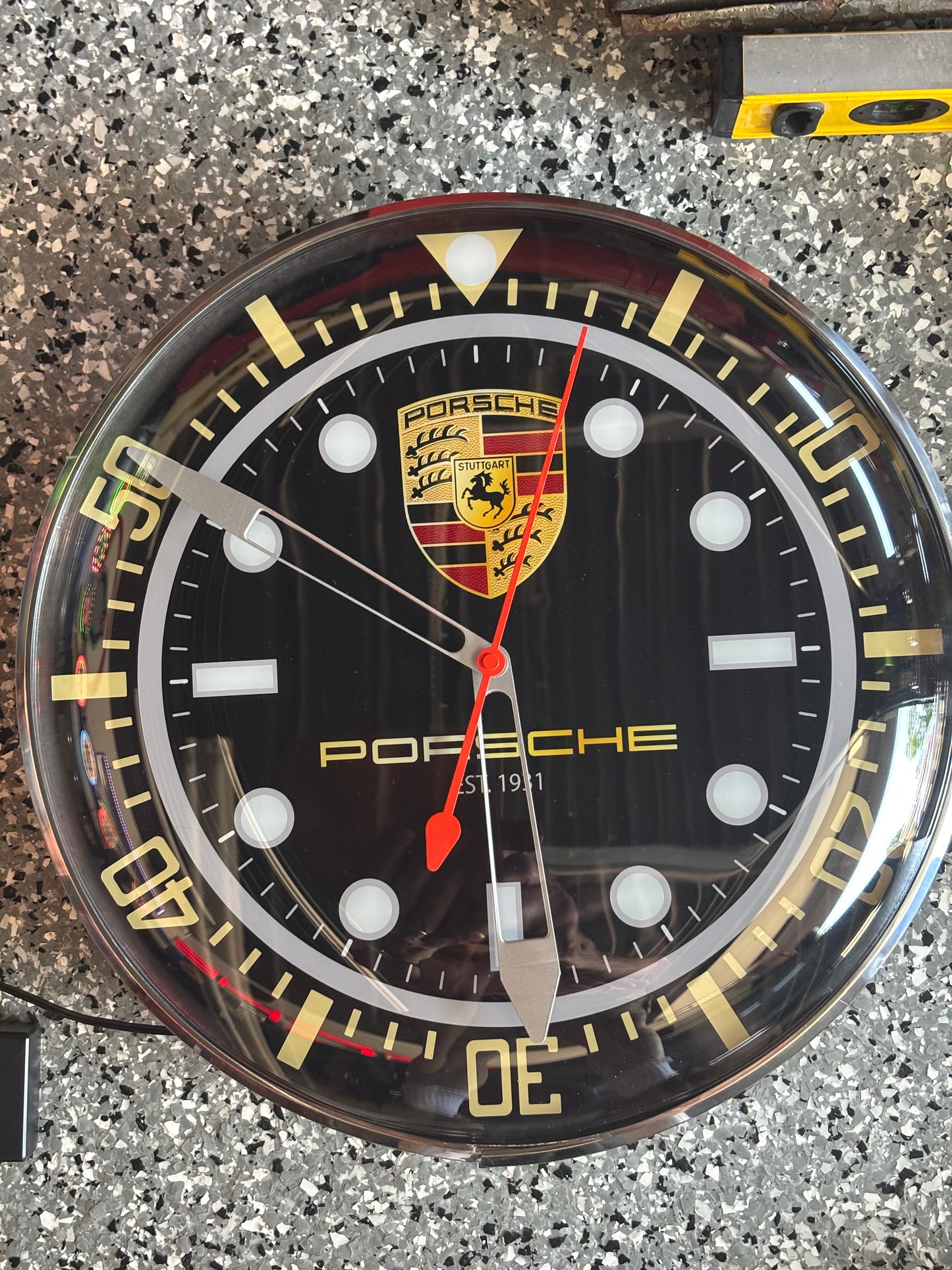 Repro Custom Made Porsche Crest electric clock 2 Styles 15 inch
